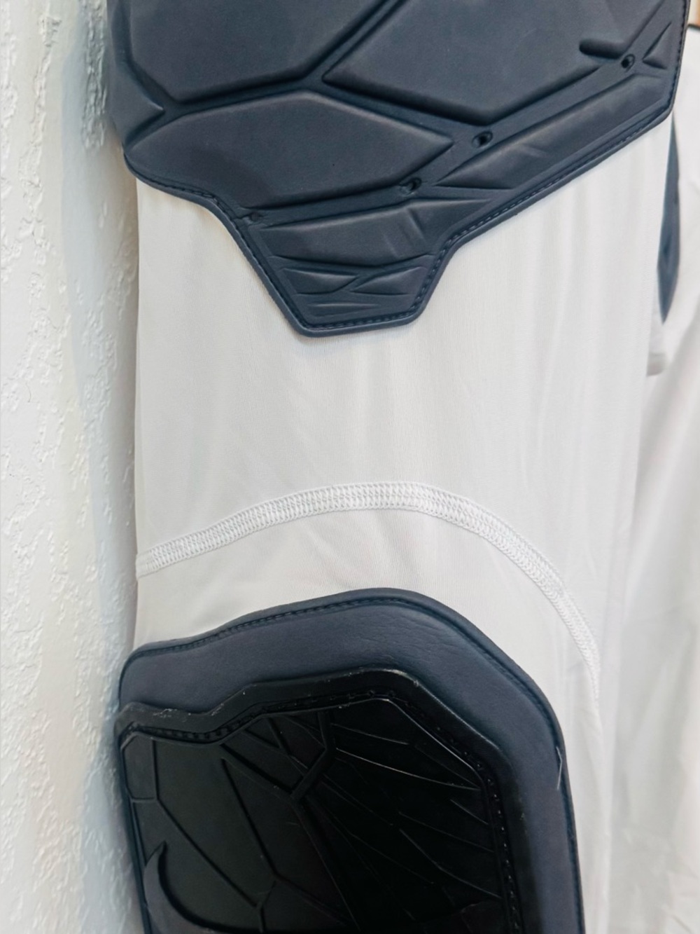 Nike Pro HyperStrong Mens padded football girdle compression shorts - Picture 4 of 7